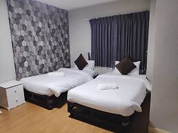 Tim Place - BTS Phra Khanong