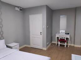 Tim Place - BTS Phra Khanong