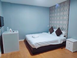 Tim Place - BTS Phra Khanong