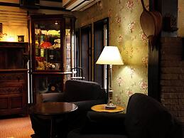 Petit Hotel & Restaurant Old Age