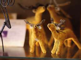 Petit Hotel & Restaurant Old Age