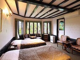 Petit Hotel & Restaurant Old Age