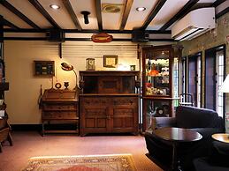 Petit Hotel & Restaurant Old Age