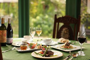 Petit Hotel & Restaurant Old Age