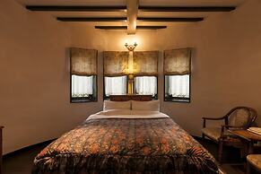 Petit Hotel & Restaurant Old Age