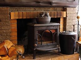 Petit Hotel & Restaurant Old Age