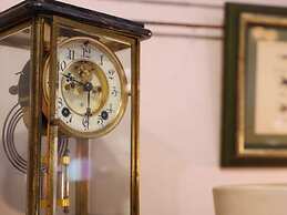 Petit Hotel & Restaurant Old Age