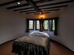 Petit Hotel & Restaurant Old Age