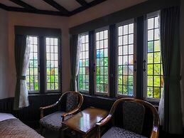 Petit Hotel & Restaurant Old Age