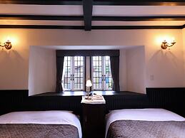 Petit Hotel & Restaurant Old Age