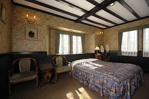 Petit Hotel & Restaurant Old Age
