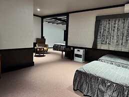 Petit Hotel & Restaurant Old Age