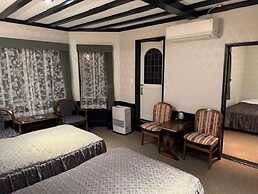 Petit Hotel & Restaurant Old Age