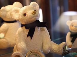 Petit Hotel & Restaurant Old Age