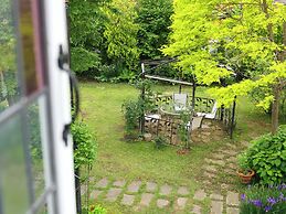 Petit Hotel & Restaurant Old Age