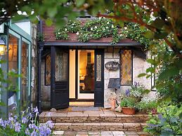 Petit Hotel & Restaurant Old Age