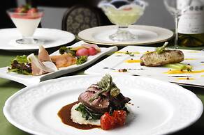 Petit Hotel & Restaurant Old Age