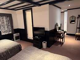 Petit Hotel & Restaurant Old Age
