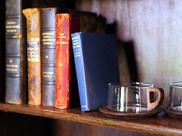 Petit Hotel & Restaurant Old Age