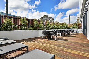 Melbourne Knox Central Apartment Hotel