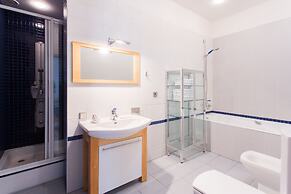 hth24 Apartment on Angliyskaya Naberezhnaya 20-54