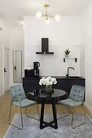 Pierrot & Pierrette Apartments