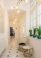 Pierrot & Pierrette Apartments