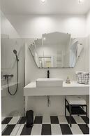 Pierrot & Pierrette Apartments