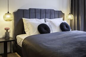 Pierrot & Pierrette Apartments