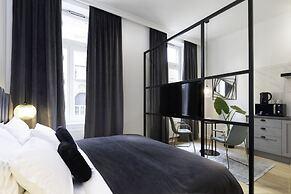 Pierrot & Pierrette Apartments