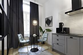 Pierrot & Pierrette Apartments