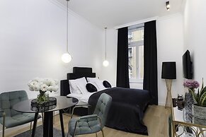 Pierrot & Pierrette Apartments