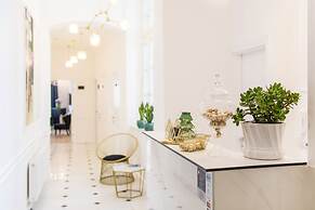 Pierrot & Pierrette Apartments