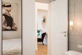 Pierrot & Pierrette Apartments