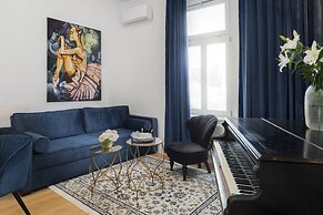 Pierrot & Pierrette Apartments