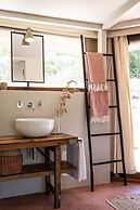 IUTA Glamping & Farm