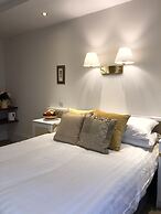 Tully's Hotel