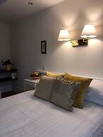Tully's Hotel