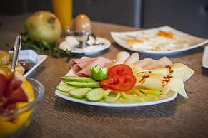 Rooms Amalthea Mare & Cafe - Bistro