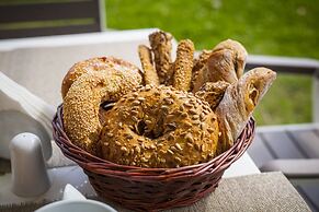 Rooms Amalthea Mare & Cafe - Bistro