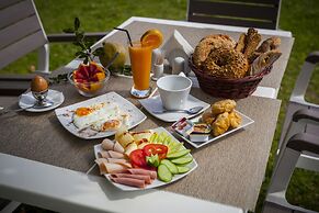 Rooms Amalthea Mare & Cafe - Bistro