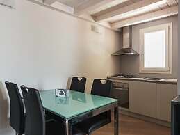 Sant'orsola Suites Apartments