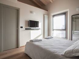 Sant'orsola Suites Apartments