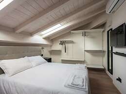 Sant'orsola Suites Apartments