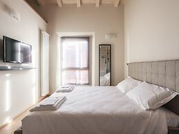 Sant'orsola Suites Apartments