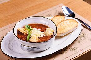 SunFlower Avenue Hotel