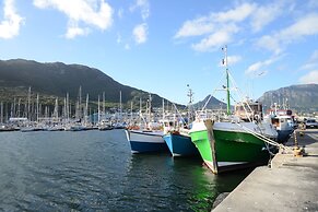 dk villas 1 Harbour View Hout Bay