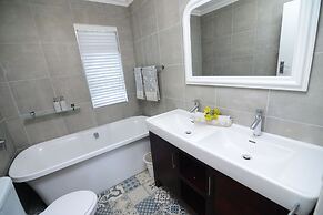 dk villas 1 Harbour View Hout Bay