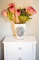 dk villas 1 Harbour View Hout Bay