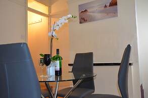 People Boxes Apartments - 38 Ridgway